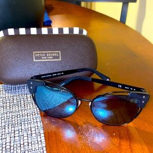 HENRI BENDEL BLACK SUNGLASSES W CASE